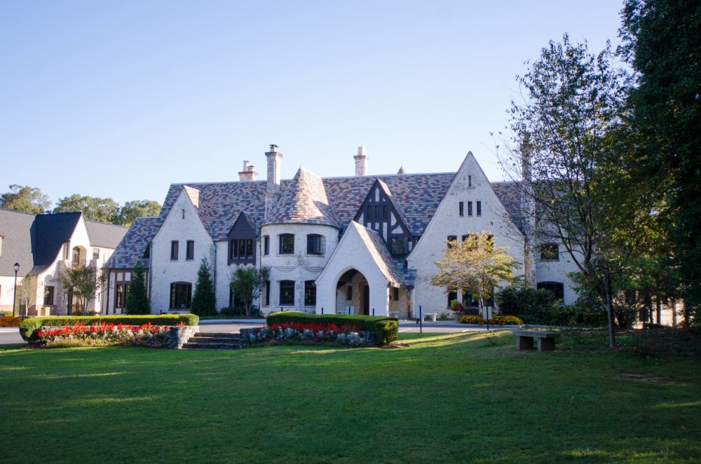 Pace Academy in Atlanta, GA, a premier private school where Kidcreate Studio brings engaging kids art classes, summer camps, and creative experiences to young artists.